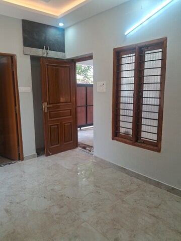 Room in 5 BHK Independent House at Porur – for Sale