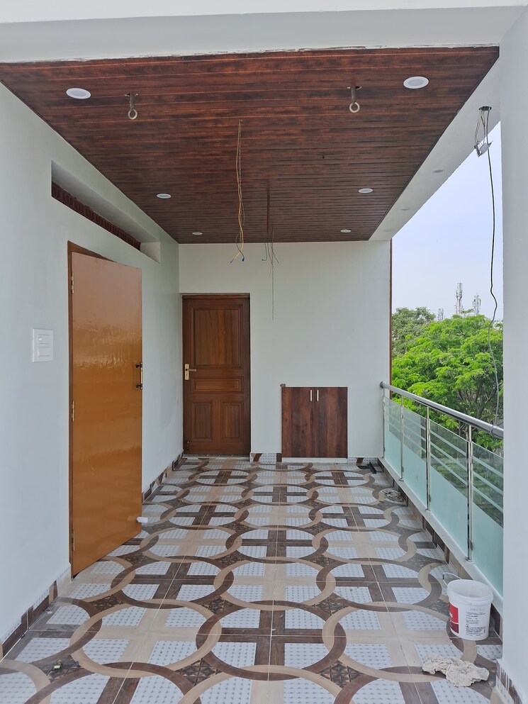 Balcony, porur 5 Bedroom 3000 Sq.Ft. Independent House In Porur Chennai 7275954