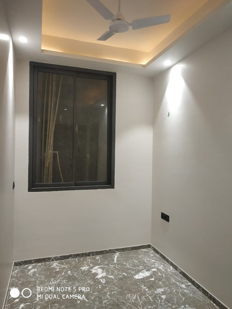Room, sushant lok iii 4 Bedroom 300 Sq.Yd. Builder Floor In Sushant Lok Iii Gurgaon 9099568