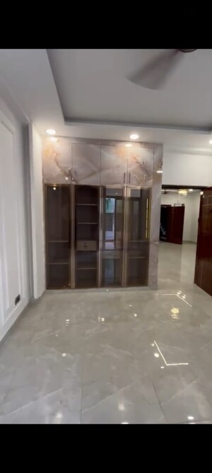 Room in 3 BHK Builder Floor at Vaishali Sector 3 – for Sale