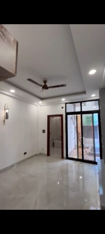 Room in 3 BHK Builder Floor at Vaishali Sector 3 – for Sale