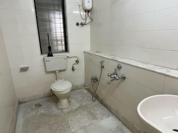 Bathroom, raval-tower-andheri 2 Bedroom 789 Sq.Ft. Apartment In Andheri West Mumbai 9099639