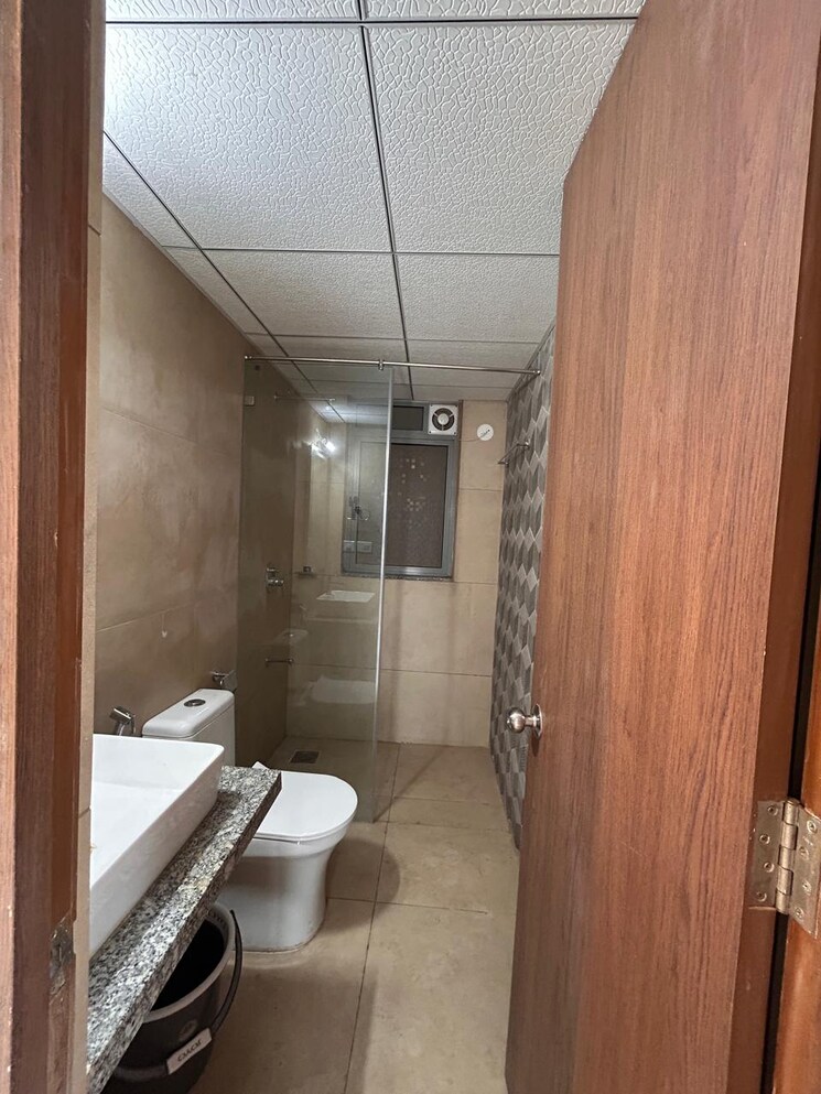 Bathroom, kalpataru-immensa 2 Bedroom 808 Sq.Ft. Apartment In Kolshet Road Thane 9099659