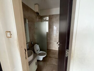 Bathroom in 4 BHK Apartment at JP Decks, Goregaon East – for Sale
