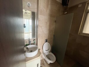 Bathroom in 4 BHK Apartment at JP Decks, Goregaon East – for Sale
