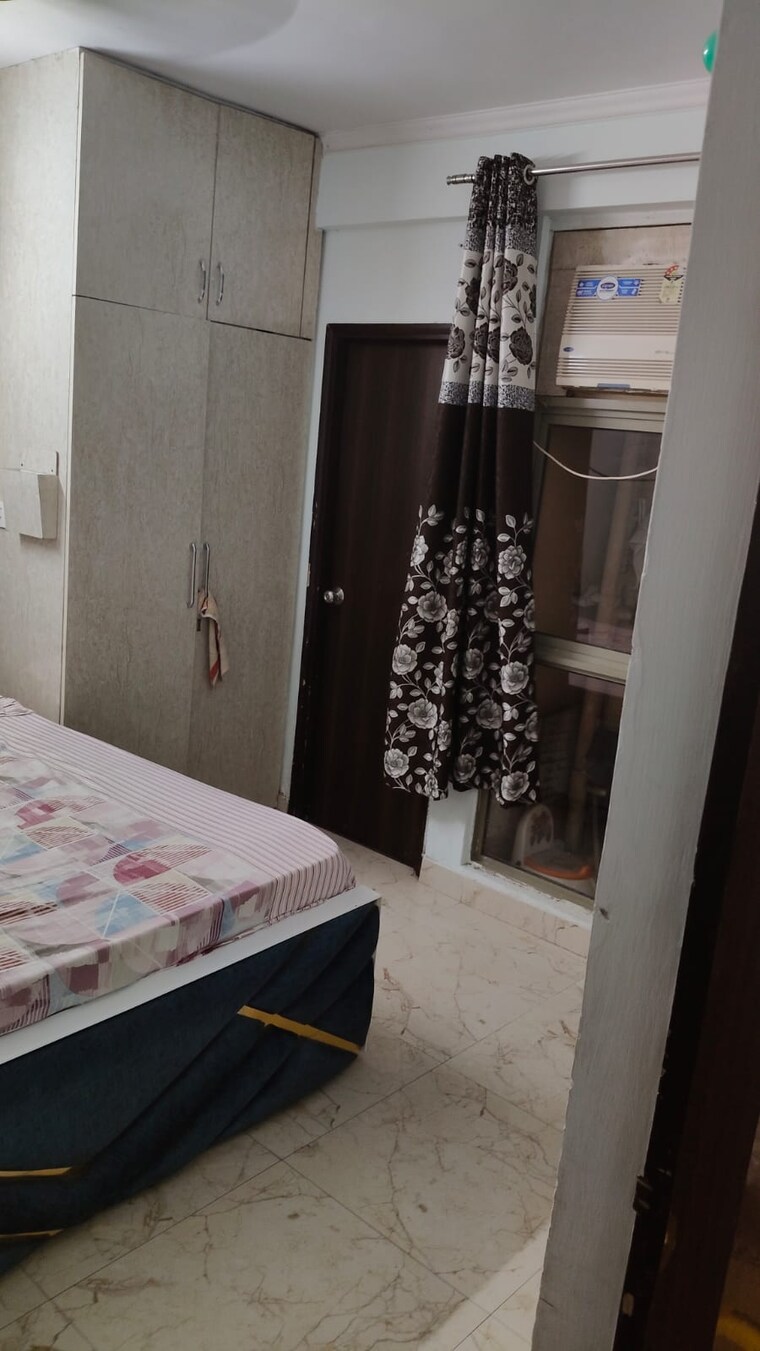 Bedroom, amrapali-pan-oasis 3 Bedroom 1600 Sq.Ft. Apartment In Sector 70 Noida 9099687