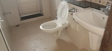 Bathroom in 1 BHK Apartment at Raheja Heights Phase 2, Goregaon East – for Rent