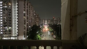 2 BHK Apartment For Sale in Amrapali Silicon City, Sector 76