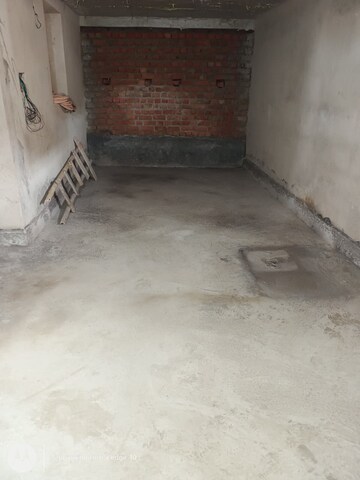 Room in  Warehouse at Ratu – for Rent