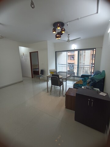 2 BHK Apartment For Rent in Royal Oasis, Malad West