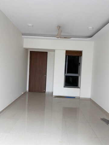 Room in 2 BHK Apartment at Kalpataru Immensa, Kolshet Road – for Sale