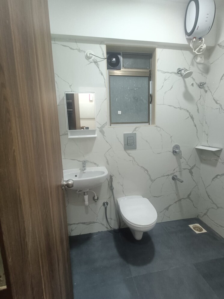 Bathroom, satellite-glory 2 Bedroom 1000 Sq.Ft. Apartment In Andheri East Mumbai 9099811
