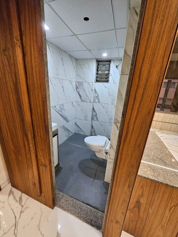 Attached Bathroom in 3 BHK Apartment at Vastrapur – for Rent