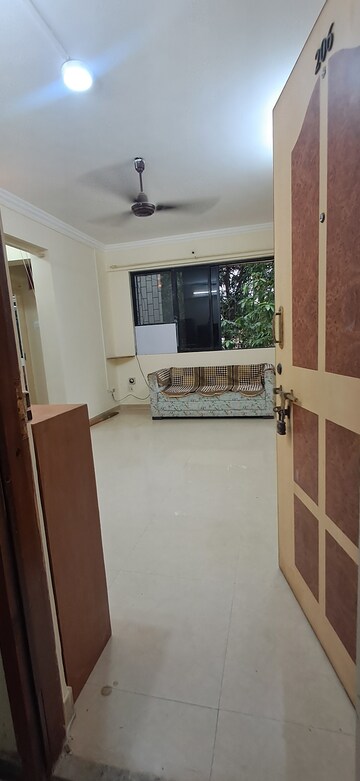 1 BHK Apartment For Rent in Shiv Shakti Apartments Malad, Malad West