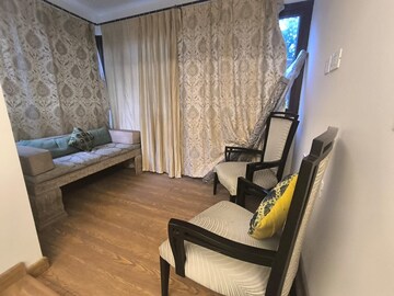 Living Room in 3 BHK Apartment at Prithviraj Road – for Rent
