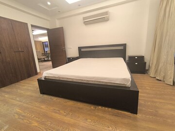 Bedroom in 3 BHK Apartment at Prithviraj Road – for Rent
