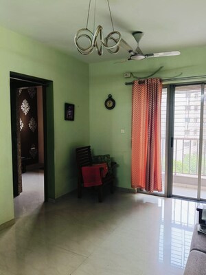Room in 1 BHK Apartment at Runwal Estate, Dhokali – for Rent
