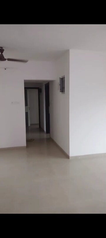 Room in 3 BHK Apartment at Atul Blue Meadows, Andheri East – for Rent