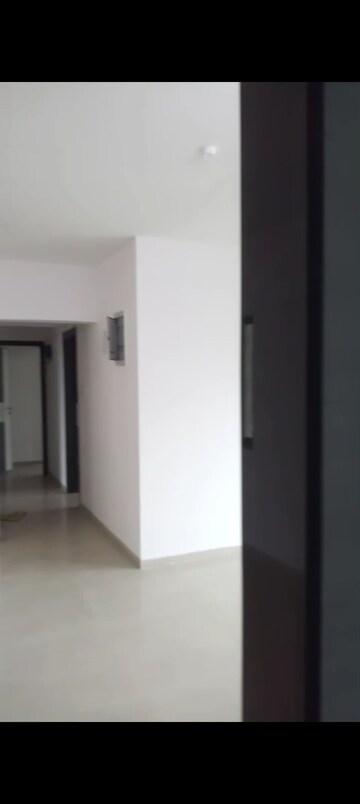 Room in 3 BHK Apartment at Atul Blue Meadows, Andheri East – for Rent