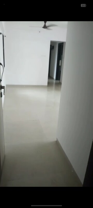 Room in 3 BHK Apartment at Atul Blue Meadows, Andheri East – for Rent