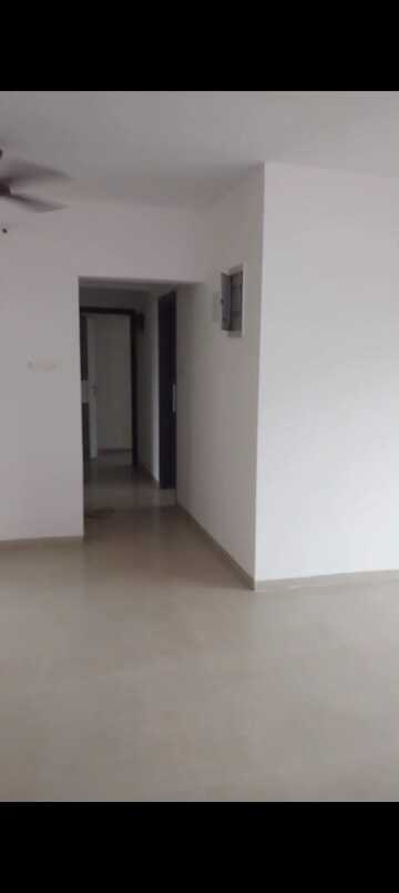 Room in 3 BHK Apartment at Atul Blue Meadows, Andheri East – for Rent