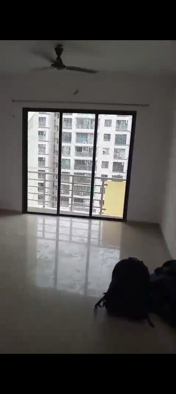 Room in 3 BHK Apartment at Atul Blue Meadows, Andheri East – for Rent