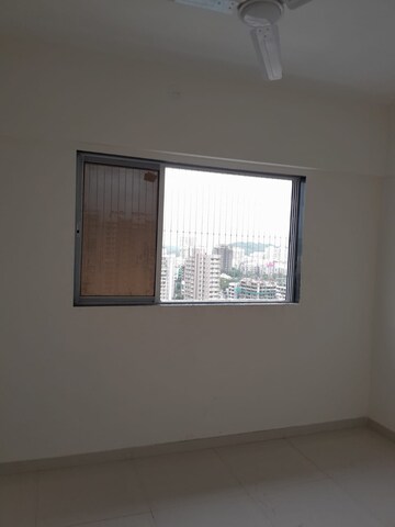 Room in 1 BHK Apartment at Borivali East – for Rent