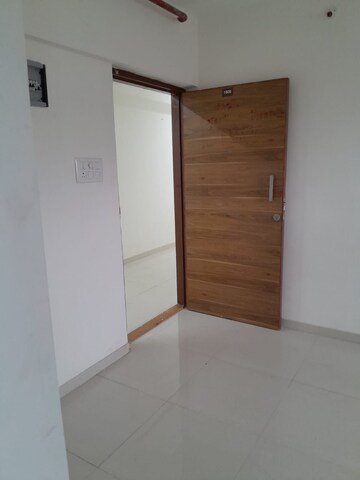 Room in 1 BHK Apartment at Borivali East – for Rent