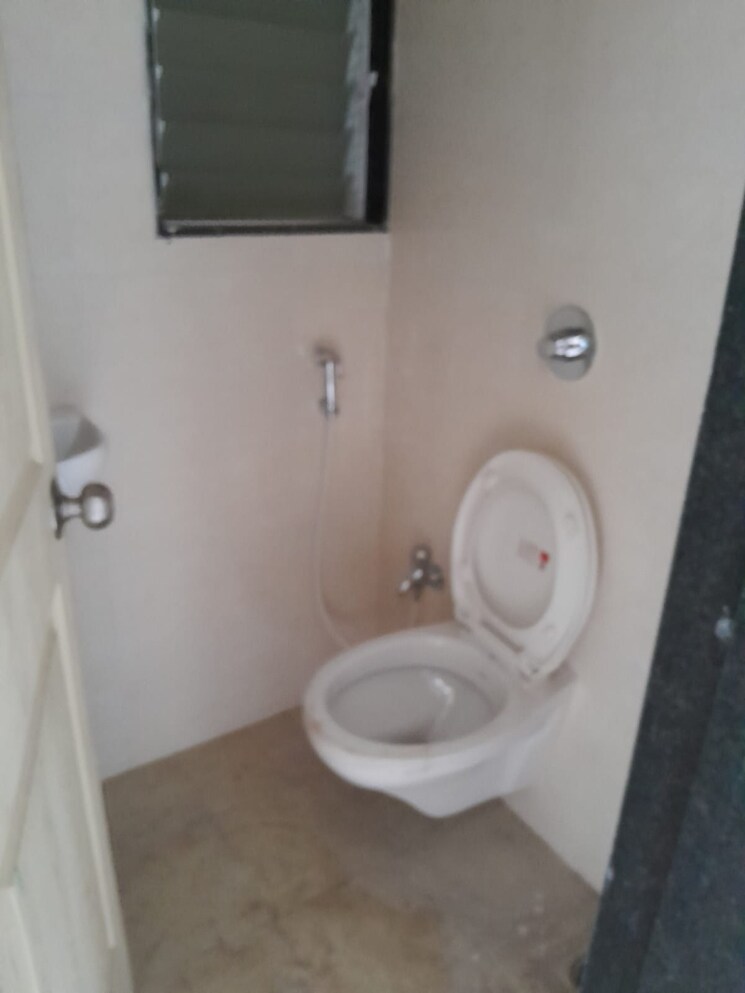Bathroom, borivali east 1 Bedroom 400 Sq.Ft. Apartment In Borivali East Mumbai 9099838