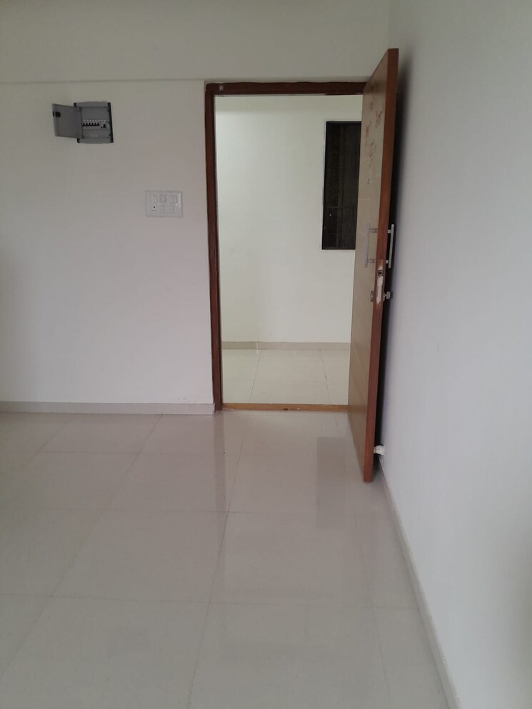 Room, borivali east 1 Bedroom 400 Sq.Ft. Apartment In Borivali East Mumbai 9099838