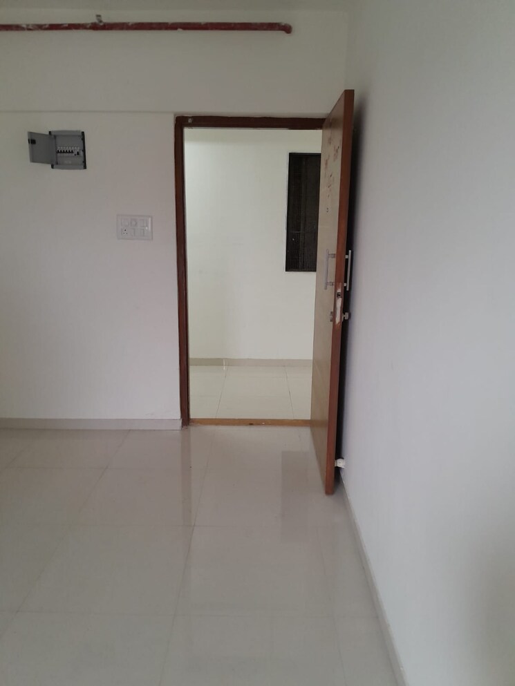 Room, borivali east 1 Bedroom 400 Sq.Ft. Apartment In Borivali East Mumbai 9099838