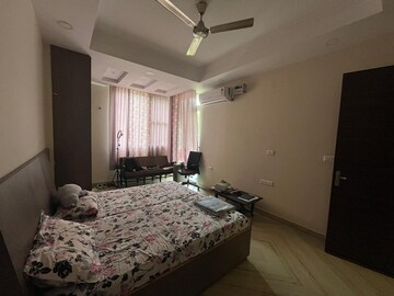 Bedroom in 3 BHK Builder Floor at Sushant Lok ii – for Rent