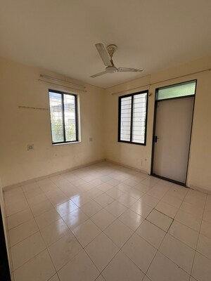 Room in 2 BHK Apartment at Suda Silver Estate, Kondhwa – for Sale