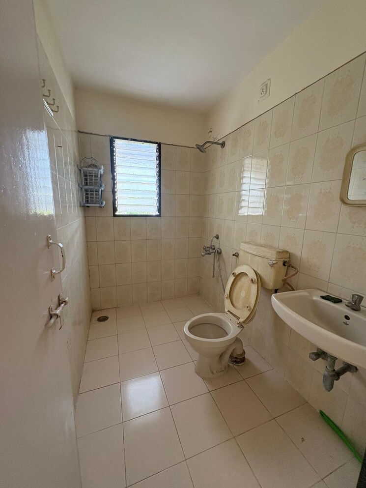 Bathroom, suda-silver-estate 2 Bedroom 1000 Sq.Ft. Apartment In Kondhwa Pune 9099843