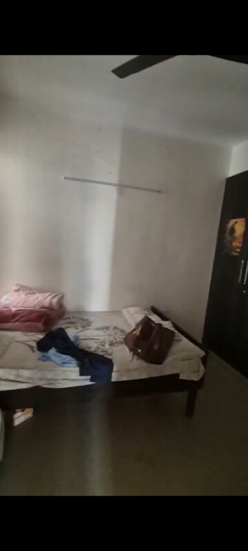 Team Area in 2 BHK Apartment at Gardenia Glory, Sector 46 – for Rent