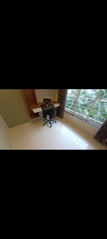 Room in 2 BHK Apartment at Dipti Aryavarta, Andheri East – for Rent