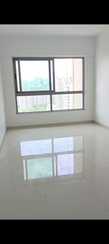 2 BHK Apartment For Rent in Kalpataru Immensa, Kolshet Road