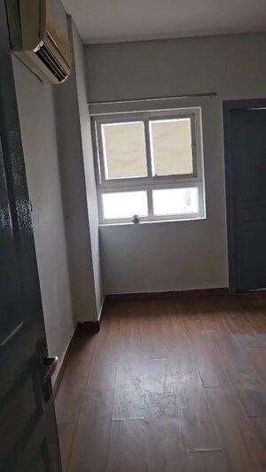 Room in 3 BHK Apartment at BPTP The Resort, Sector 75 – for Sale