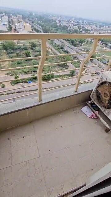 Furnished Amenities in 3 BHK Apartment at BPTP The Resort, Sector 75 – for Sale