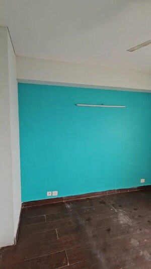 Room in 3 BHK Apartment at BPTP The Resort, Sector 75 – for Sale