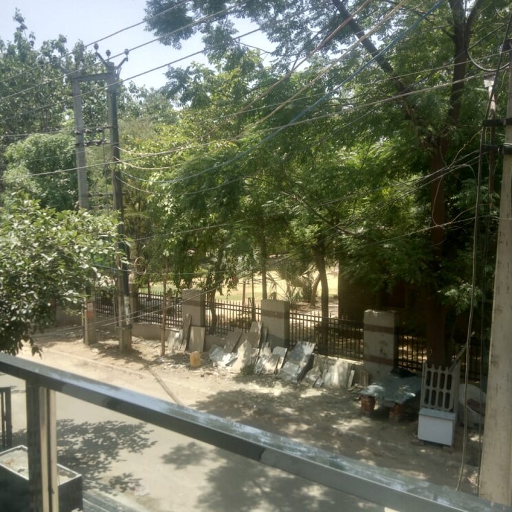 Swimming Pool, sector 9 1 Bedroom 900 Sq.Ft. Builder Floor In Sector 9 Gurgaon 9099863