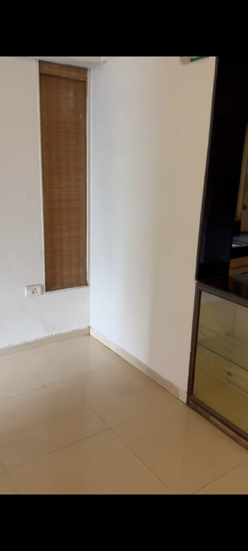 Room in 3 BHK Apartment at Lodha Paradise, Majiwada – for Sale