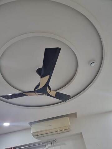 Furnished Amenities in 3 BHK Apartment at Saya Gold Avenue, Vaibhav Khand – for Rent