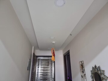 Furnished Amenities in 3 BHK Apartment at Saya Gold Avenue, Vaibhav Khand – for Rent