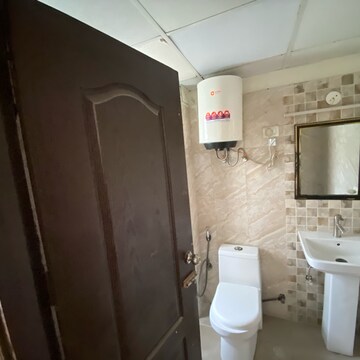 Bathroom in 3 BHK Apartment at Amrapali Silicon City, Sector 76 – for Rent