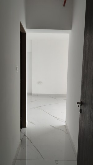 Room in 3 BHK Apartment at RNA NG Eclat, Andheri West – for Sale