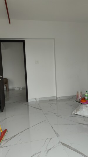 Room in 3 BHK Apartment at RNA NG Eclat, Andheri West – for Sale