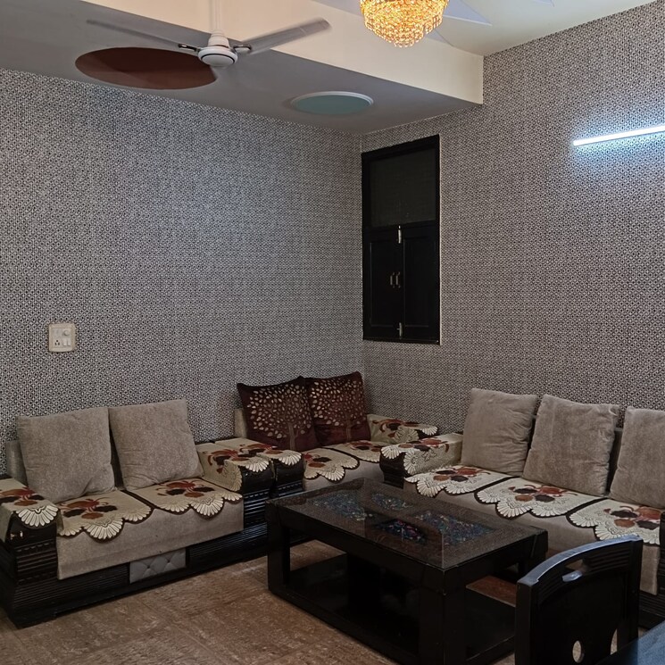 Team Area, saya-gold-avenue 4 Bedroom 2370 Sq.Ft. Apartment In Vaibhav Khand Ghaziabad 9099896