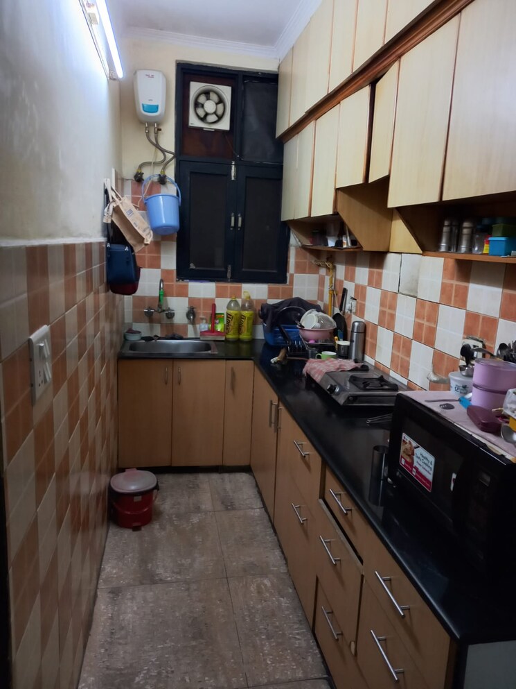 Kitchen, saya-gold-avenue 4 Bedroom 2370 Sq.Ft. Apartment In Vaibhav Khand Ghaziabad 9099896