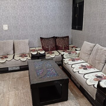 Bedroom in 4 BHK Apartment at Saya Gold Avenue, Vaibhav Khand – for Rent